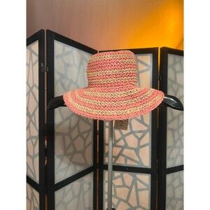 On 34th Macys adjustable bucket hat. NWT! Beautiful colors. Wide coverage